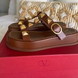 Valentino Garavani Roman platform slides